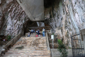 In der Grotte der Madonna