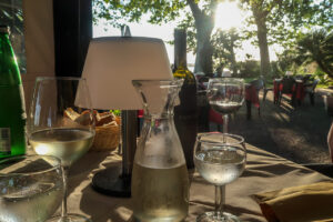 Abendessen bei Sonnenuntergang